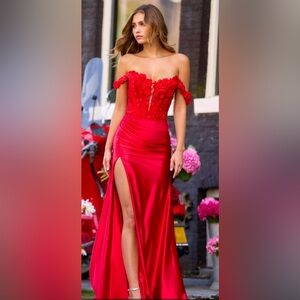 Sherri Hill red prom dress